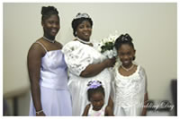 carolynNkids.jpg (11kb)